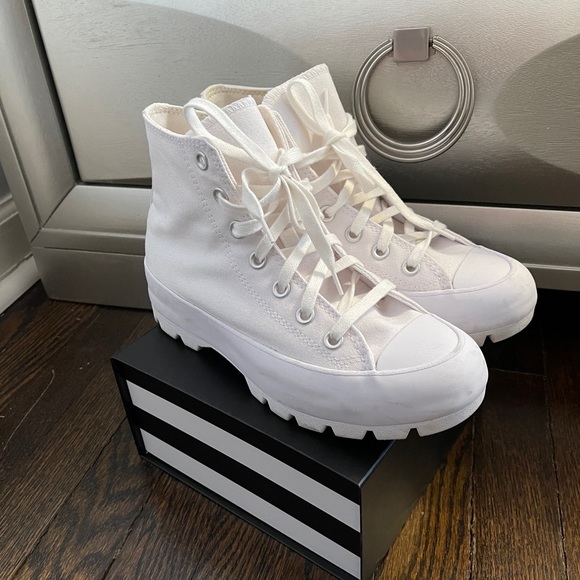Converse Shoes - White Converse high tops